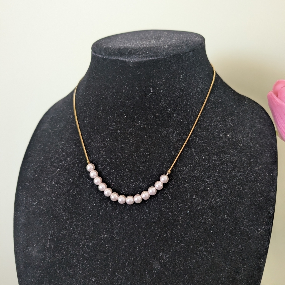 Vintage Goldtone and Faux Pearl Necklace - Picture 5 of 9